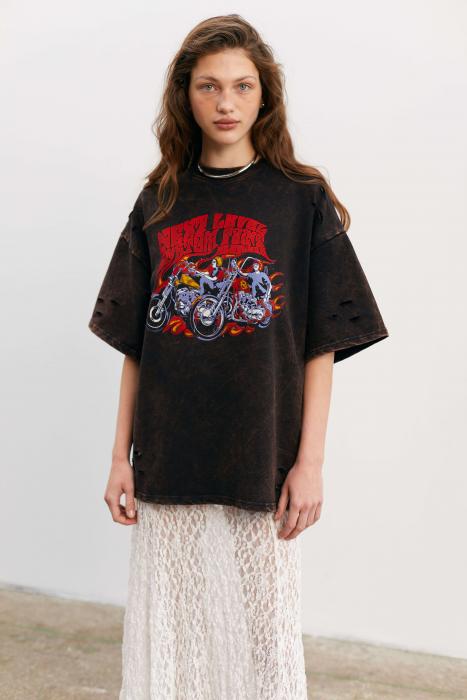 T-shirt oversized graphite wheel and fortune bikes