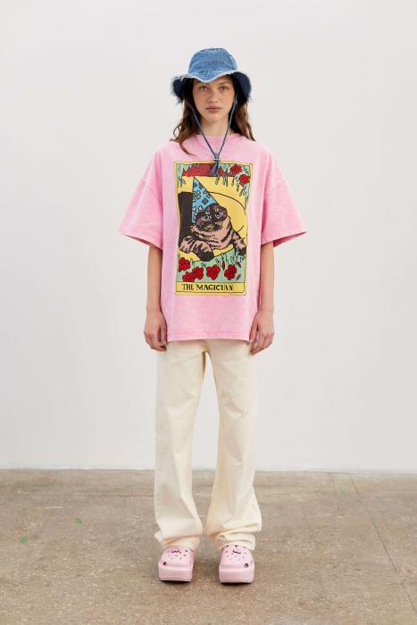 Футболка оверсайз рожева the magician